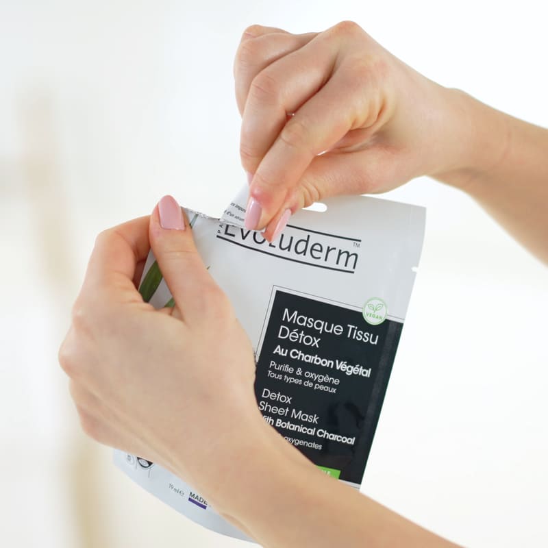 Detox Sheet Mask with Active Botanical Charcoal